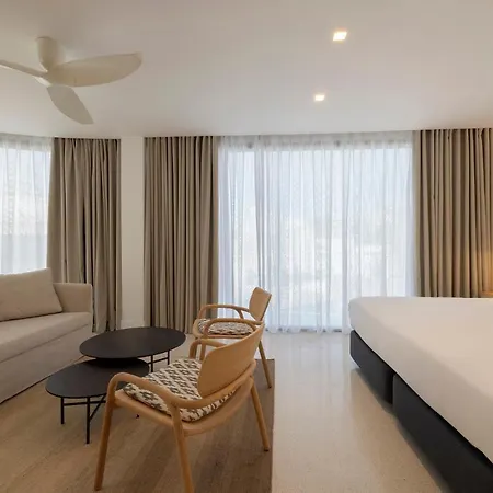 Hotel Hm Blanc 4*